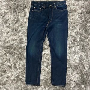 Levi Strauss men blue denim straight leg pants. Size W34 L32. Used.